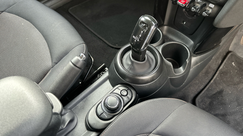 MINI Hatchback 1.5 Cooper Classic Premium 5dr Petrol Hatchback